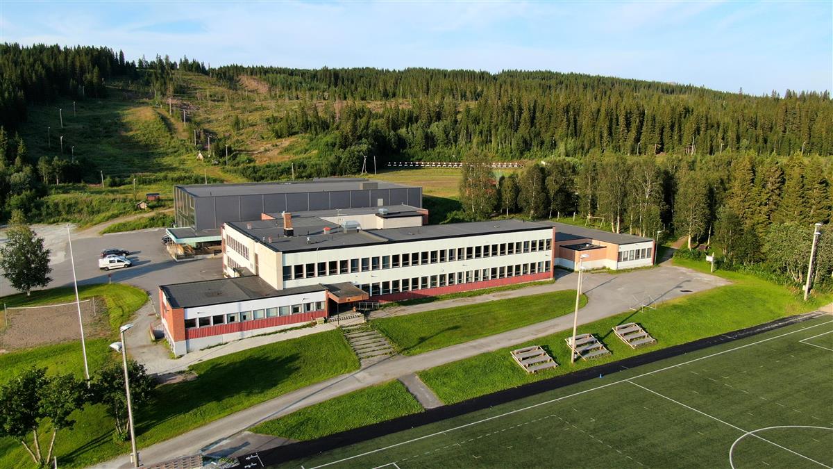 Hattfjelldal skole - Klikk for stort bilde